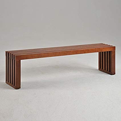 The bench: comfortable and practical