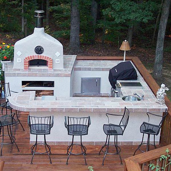 Straight Outdoor Kitchen in Natural Stone | Archadeck Outdoor Living