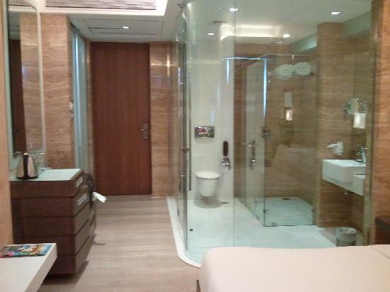 The glass bathroom that leave little to the imagination - Picture of