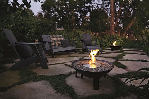 Dish Fireplace For a Warm Outdoor Area This Spring