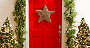50 Best Christmas Door Decorations for 2019
