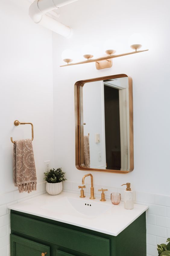 13 Gold Bathroom Mirror Ideas For Your New Bathroom Remodel