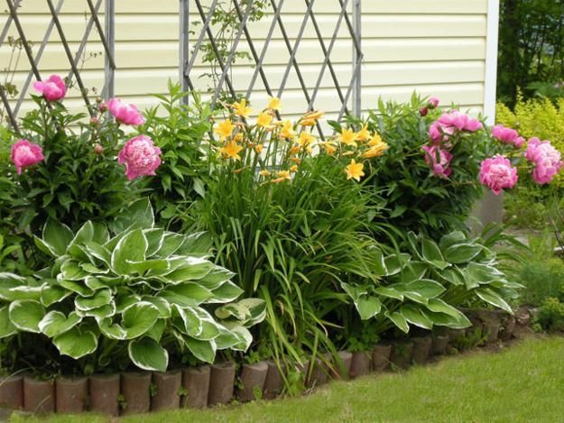 33 Beautiful Flower Beds Adding Bright Centerpieces to Yard