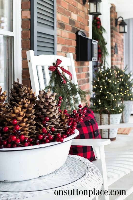 Christmas Farmhouse Porch Decor