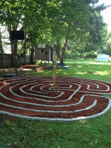 25 Colorful Peace Poles Design Ideas for Your Garden | Cemetery