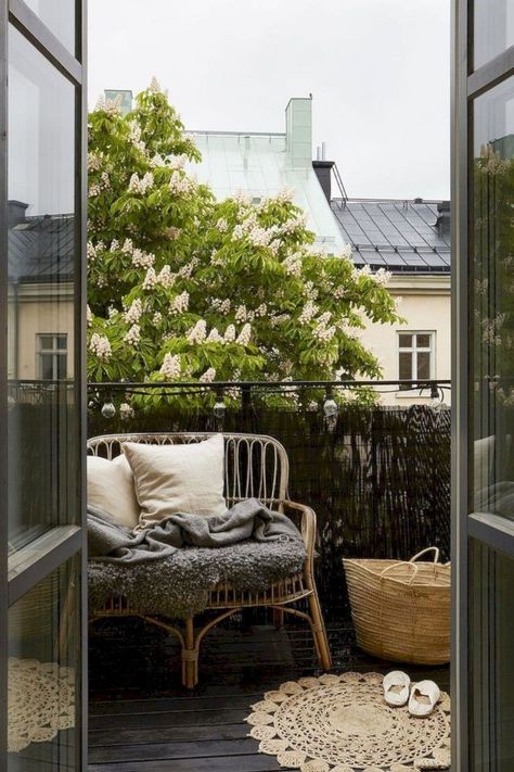 41 Cozy and lovely Balcony on a Budget | Trending Decoration