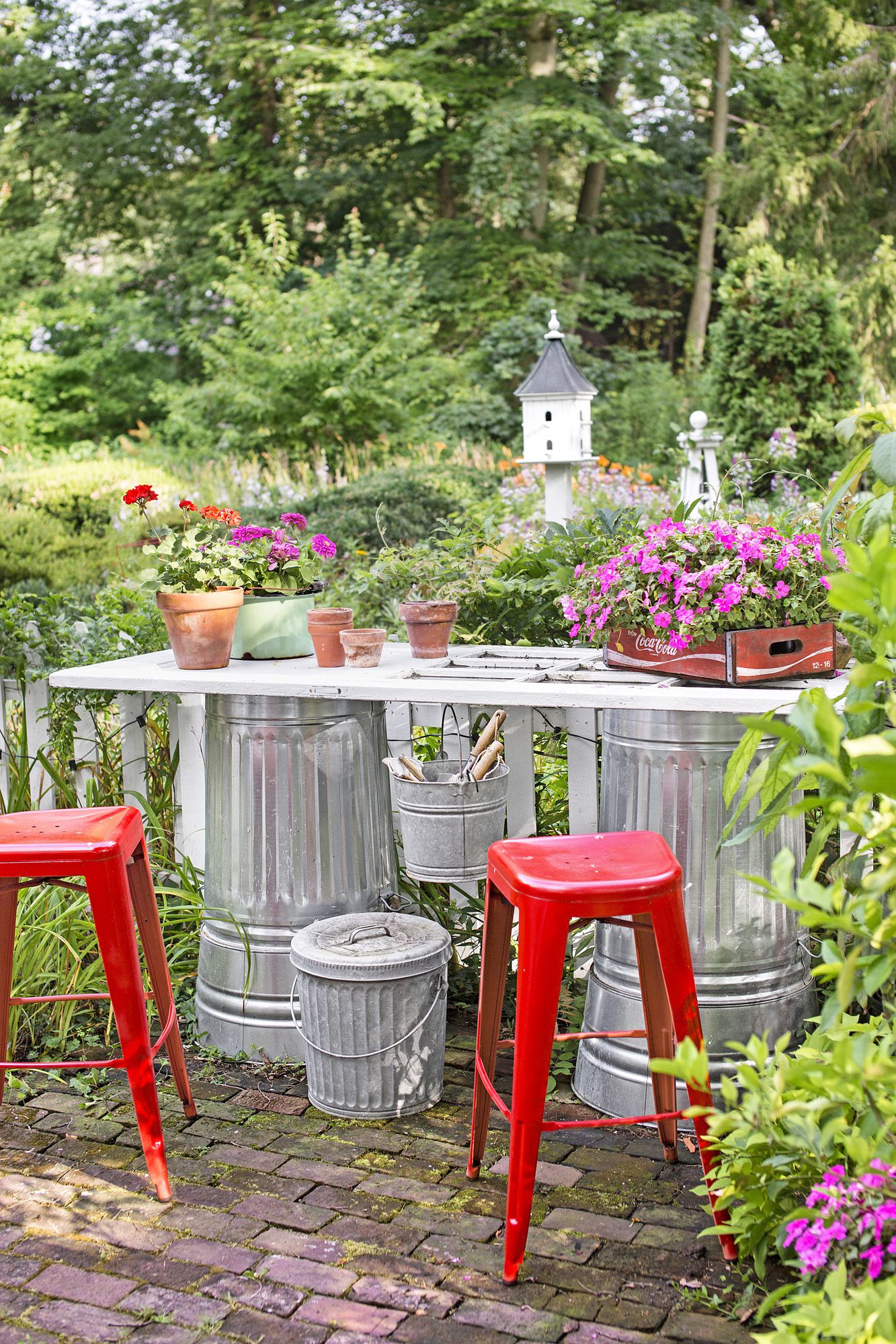 82 DIY Backyard Design Ideas - DIY Backyard Decor Tips