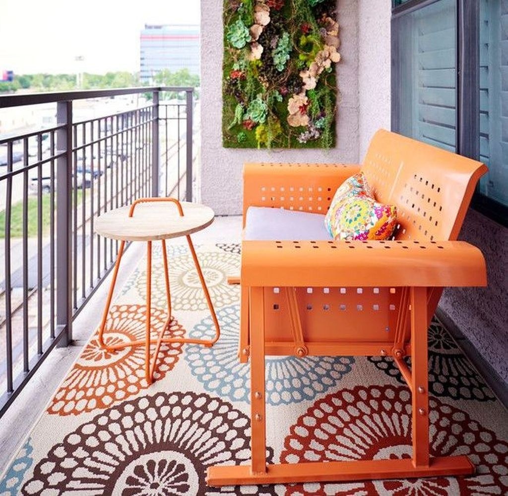 50 Elegant Fall Apartment Balcony Decorating Ideas - HOMYFEED