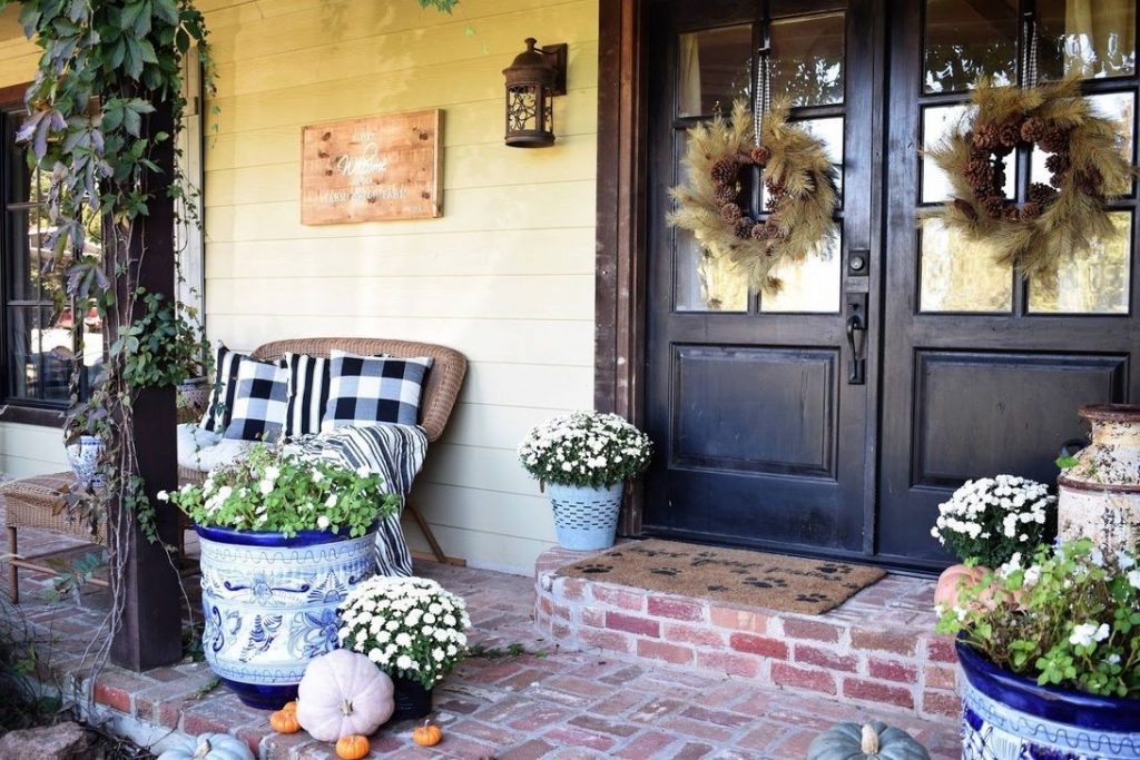 Fall Porch Farmhouse Style Ideas 10