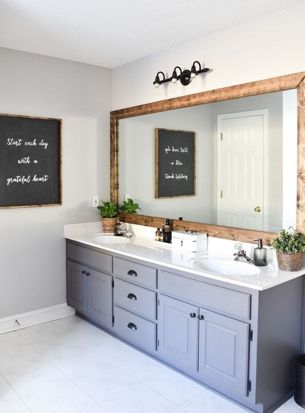 30+ Elegant Farmhouse Bathroom Wall Color Ideas - COODECOR