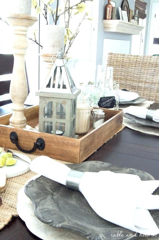 Farmhouse Coffee Table Decor Ideas 8