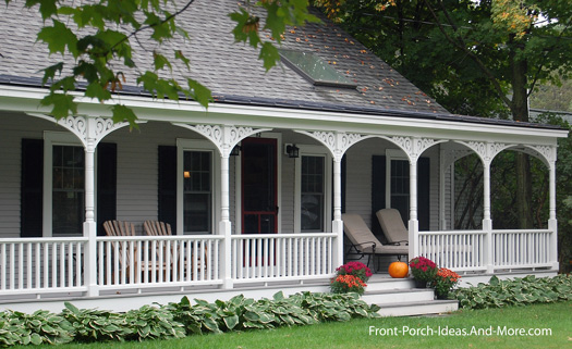 Farmhouse Front Porch Design Ideas 4