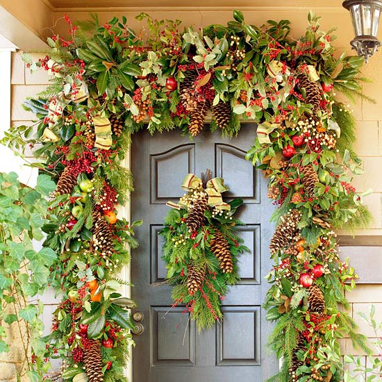 20 Creative Christmas Front Door Decorations