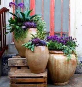 35 Front Door Flower Pots For A Good First Impression