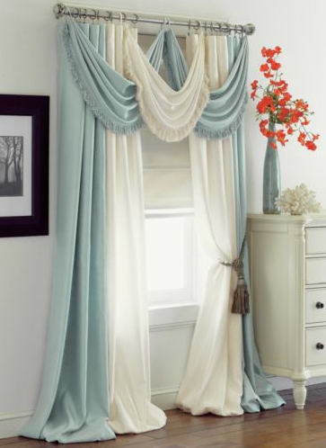 Sapphire: Home Decor- Love how these beautiful curtains hang