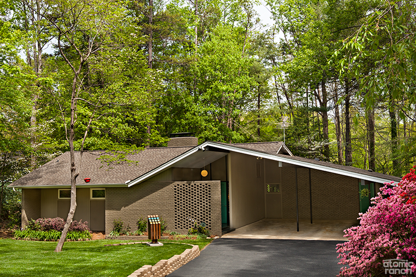 12 Incredible Midcentury Exteriors + 5 Curb Appeal Ideas