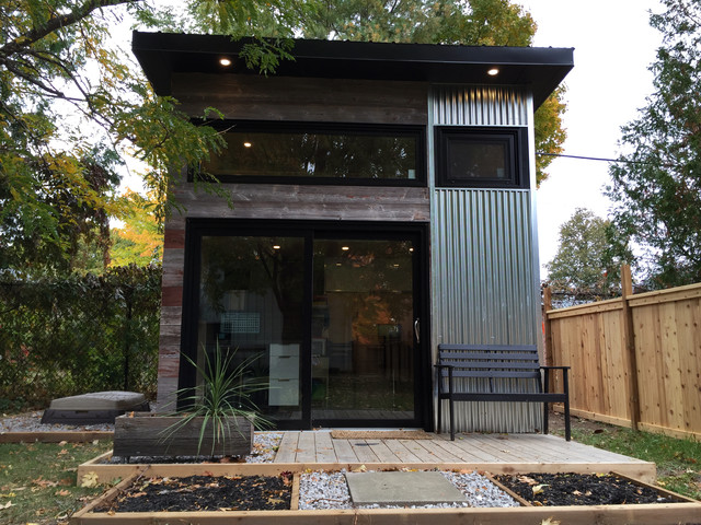 Backyard Modern Studio - Modern - Shed - Toronto - by Level Design Build