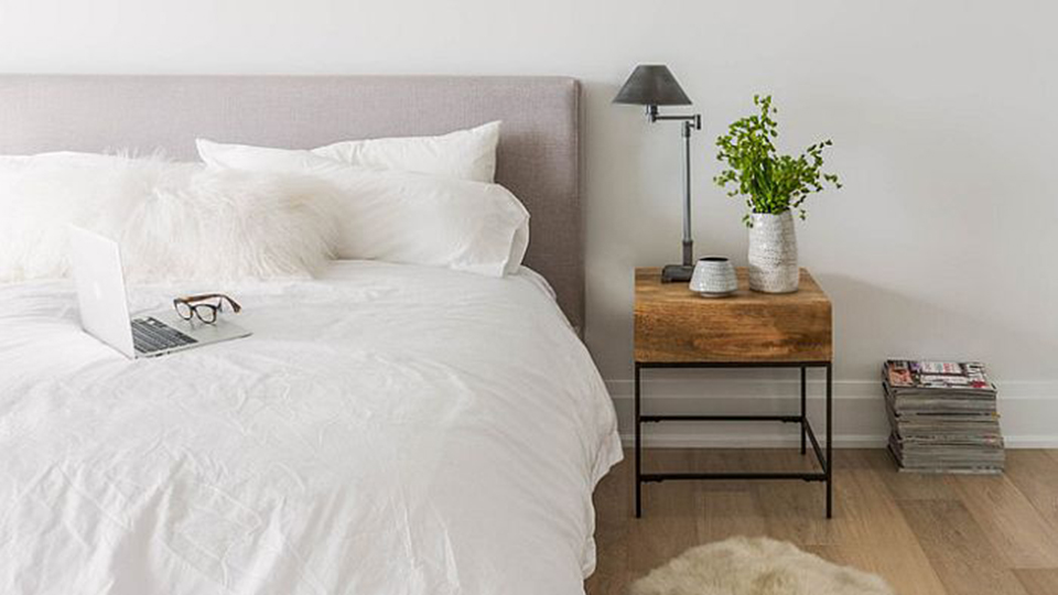15 Gorgeous Styling Ideas for Your Nightstand | StyleCaster