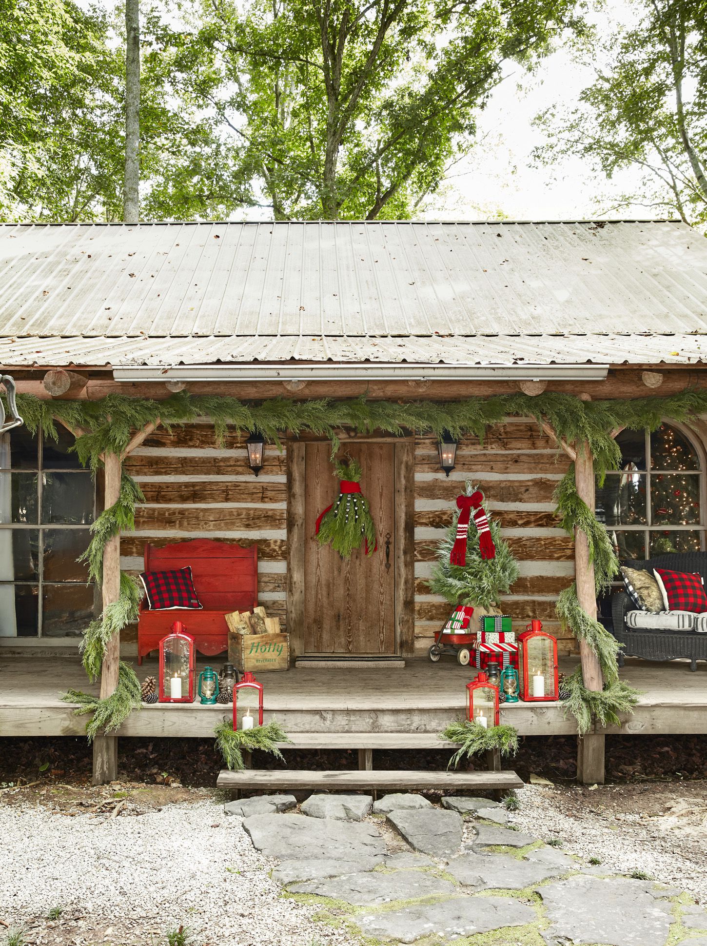 40 Outdoor Christmas Decorations - Ideas for Outside Christmas Porch