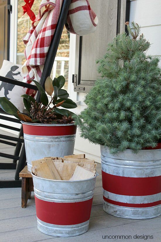 35 Festive Outdoor Holiday Planter Ideas To Decorate Your Front