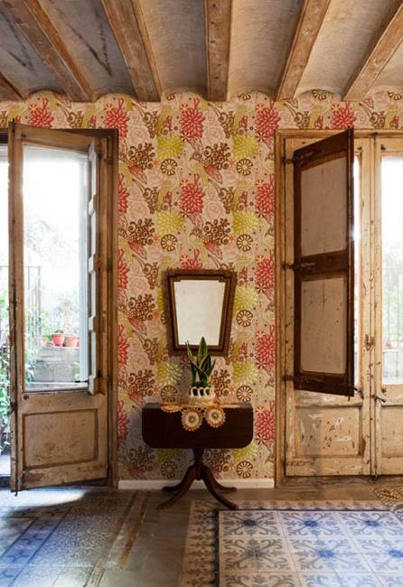 Retro Wallpaper Decor Ideas