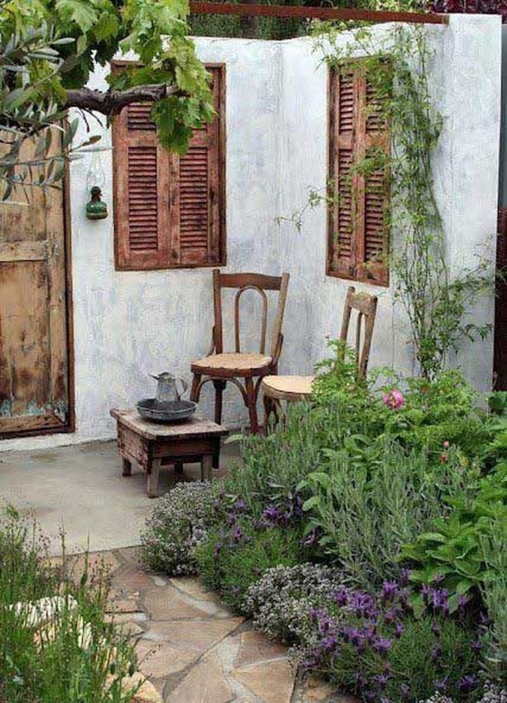 Small Courtyard Garden Design 8