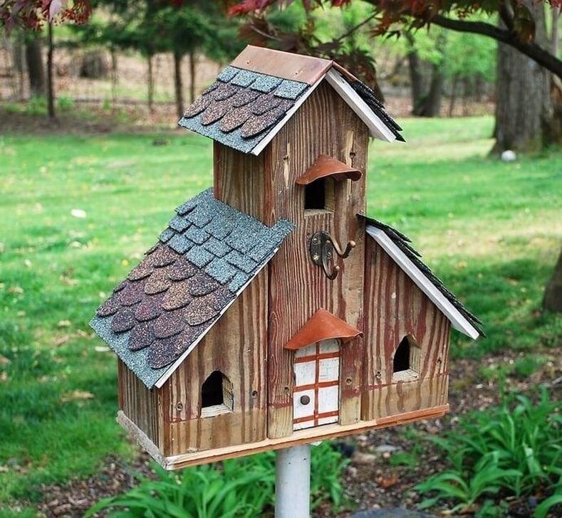 99 Stunning Stand Bird House Ideas For Garden - 99BESTDECOR