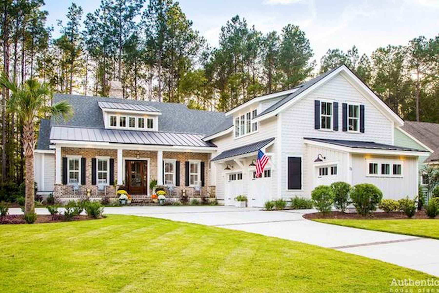 33 Best Modern Farmhouse Exterior Design Ideas - LivingMarch.com