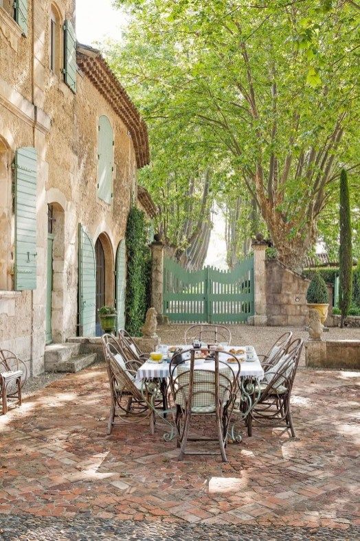 Unordinary French Country Patio