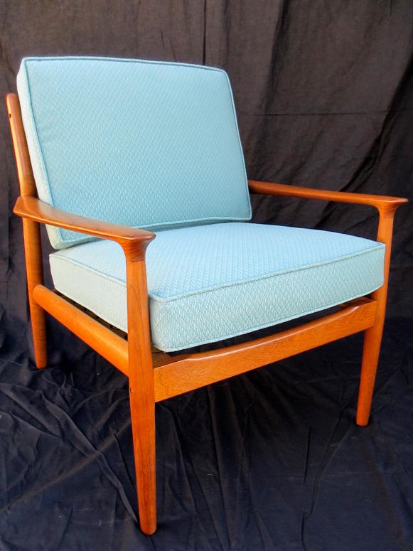 How to Refinish a Vintage Midcentury Modern Chair | DIY