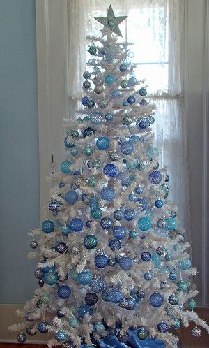 White Christmas Tree Decor Ideas