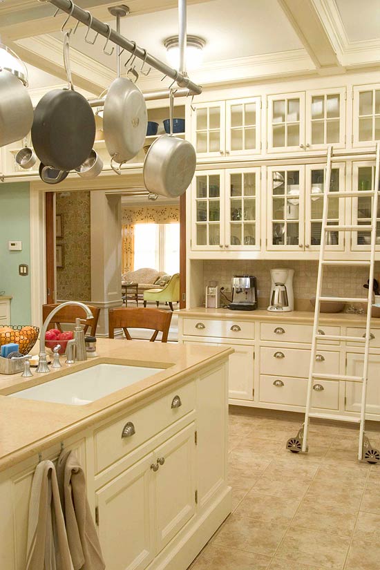 White Kitchen Cabinets Design Ideas 11