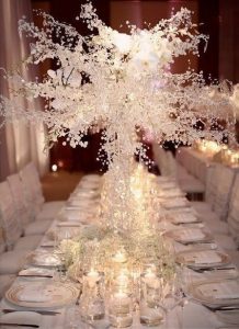 48 Lovely Winter Wedding Decoration Ideas Budget - ABCHOMY