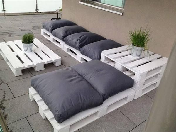 13 Outdoor Pallet Seating Ideas | The Best DIY Wood and Pallet Ideas