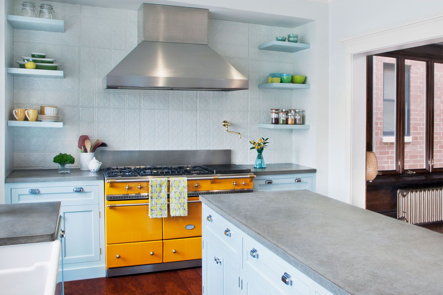 21 Yellow Kitchen Ideas - Decorating Tips for Yellow Colored Kitchens