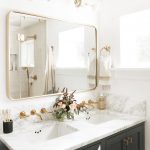Bathroom mirrors with light styles and which is best for you?