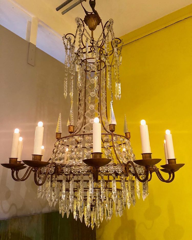 Italian chandeliers decor