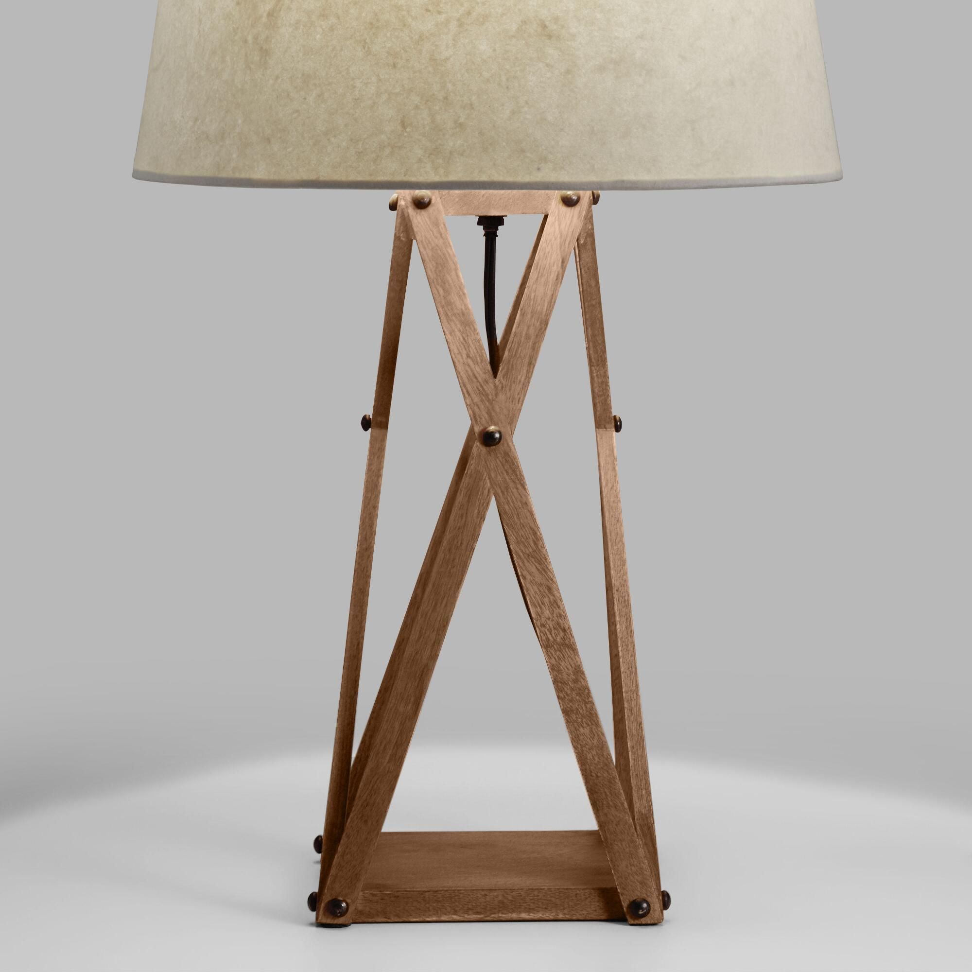 Wooden lamps that combine basic