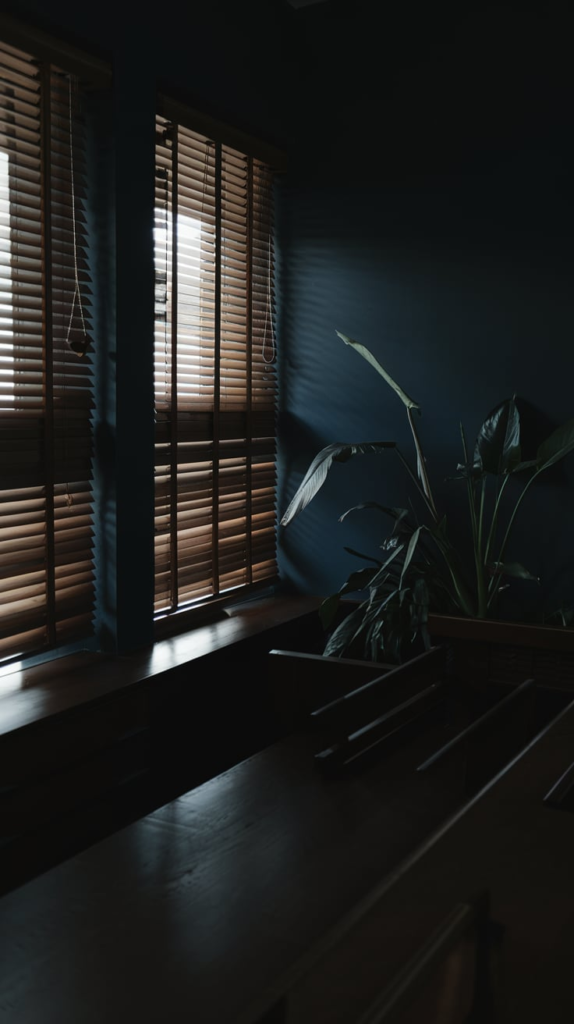 Vintage bedroom accents