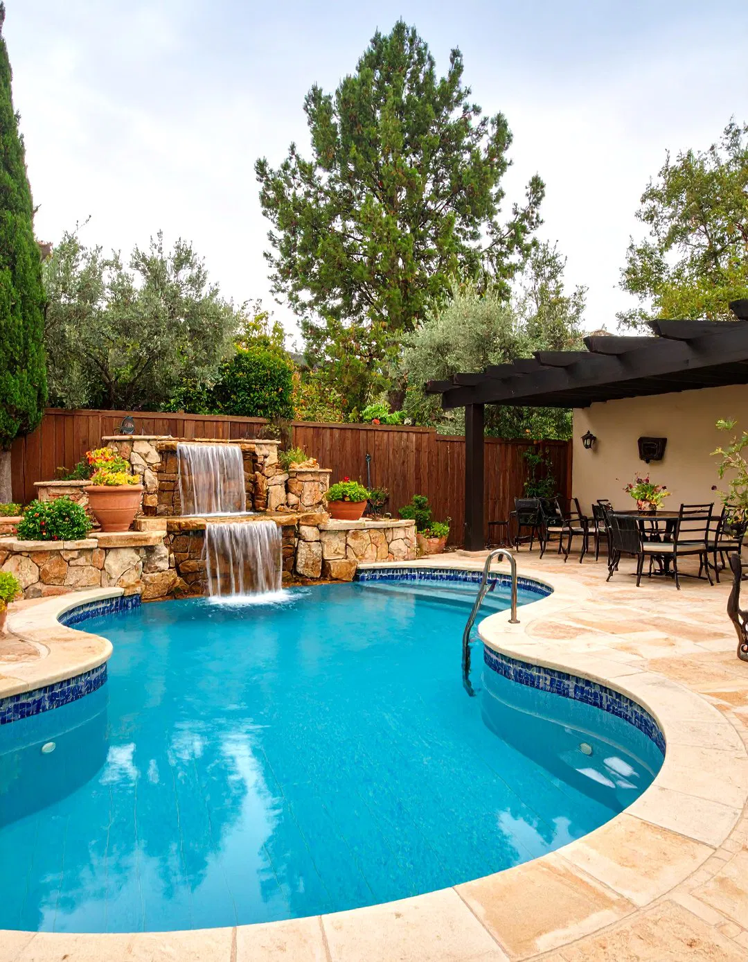 Mediterranean Stone Spool Design